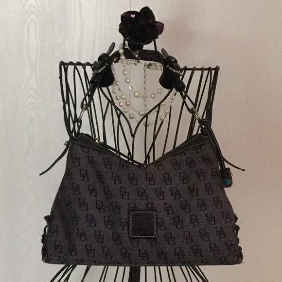 Dooney & Bourke Handbags - DOONEY & BOURKE PURSE